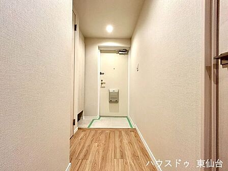 段差のないフラット設計で、毎日の出入りもスムーズに