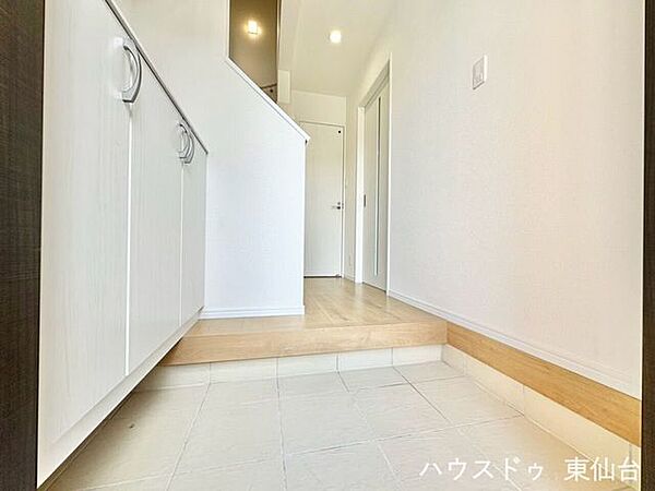 玄関を拡大表示