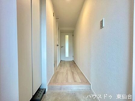 程よく抜け感があって圧迫感が抑えられたおもてなしの玄関です♪
