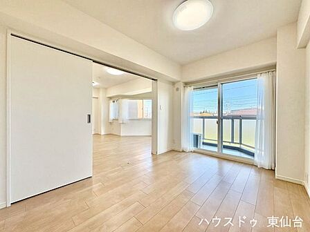 インナーサッシで夜間も静かに過ごせる落ち着いた空間