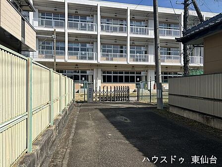 仙台市立岩切中学校 1300m
