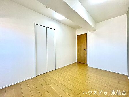 ナチュラルテイストの建具で、どんなインテリアにも馴染みます。