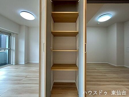 「使いたいときにすぐ取り出せる」「見やすく整理ができる」工夫が詰まった収納スペースで、忙しい家事をサポートします。