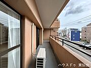 南向きのバルコニーで日当たり良好♪