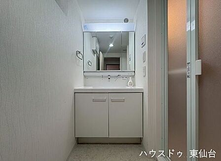 清潔感と機能性を兼ね備えた、使いやすい洗面空間