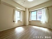 角部屋ながらの2面採光のお部屋です♪