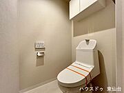 壁リモコンタイプで操作がしやすい温水洗浄便座