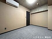 こちらは4．8帖の洋室になります！