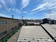 目の前に大きな建物がなく開放感があります