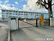 仙台市立連坊小路小学校 910m