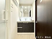 清潔感と機能性を兼ね備えた、使いやすい洗面空間