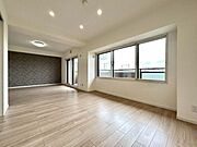 採光を確保しながらも余白のある、落ち着いた雰囲気のリビングです♪