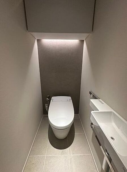 タンクレストイレ採用で、すっきりとした上質な空間に。