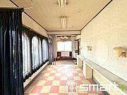 別角度の店舗写真