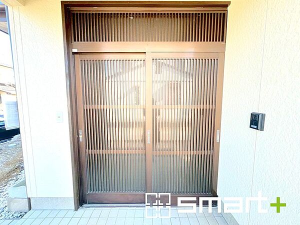 玄関を拡大表示