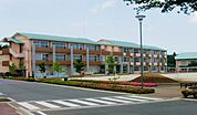 小美玉市立堅倉小学校（650m）