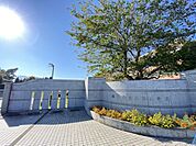 瓜連小学校（270m）