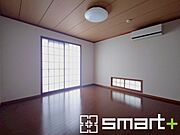 ～2面採光の明るいお部屋～ ・洋室は2面採光とする事で穏やかな陽の入る明るい空間となっております。 ・くつろぎのプライベート時間を明るい空間で穏やかにお過ごしいただけます。 