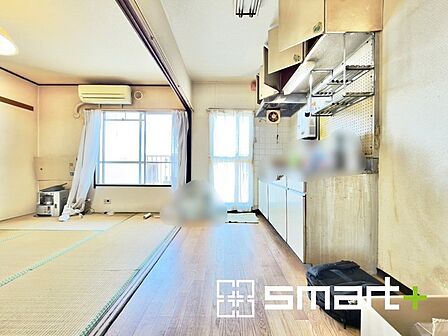 ~収納豊富なキッチン~ ・調理器具などしまえる収納スペースもたっぷりでスッキリ片付きますね。。