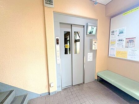 日常の移動をスムーズに支えるエレベーターを完備しており、どなたにとっても暮らしやすい整った環境が整っています