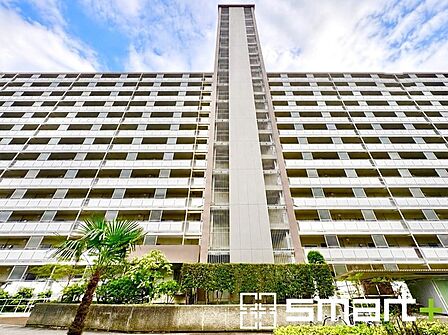 ~堂々とした大型のマンション~ ・総戸数の多い大型のマンションですので、外観の迫力もあり誇りに思えるようなお住まいとなっております。 ・ぜひ現地でご体感くださいませ。