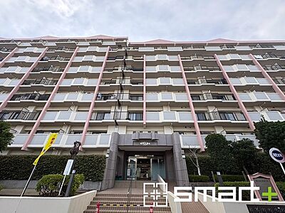 外観:~堂々とした大型のマンション~ ・総戸数の多い大型のマンションですので、外観の迫力もあり誇りに思えるようなお住まいとなっております。 ・ぜひ現地でご体感くださいませ。 外観:~堂々とした大型のマンション~ ・総戸数の多い大型のマンションですので、外観の迫力もあり誇りに思えるようなお住まいとなっております。 ・ぜひ現地でご体感くださいませ。