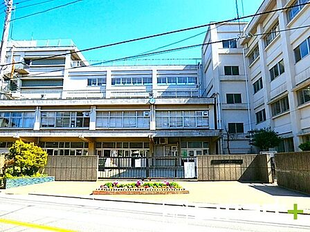 六実第三小学校(140m)