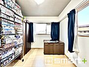 ～自然な風合いの洋室～ ・ナチュラルな色彩で纏められた洋室は家具のコーディネートもしやすくなっております。 ・どんな家具にするか考えるだけでも楽しくなってきますね。 