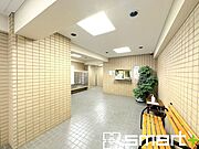 ～管理の行き届いたエントランス～ ・お住まいの「顔」でもあるエントランス。管理会社の方でしっかりと管理されております。 ・ぜひ現地でご体感くださいませ。 