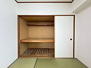 約6帖和室の押入