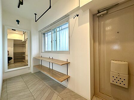 収納力豊富な玄関土間!大型の荷物もそのまま置ける快適空間