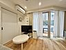 リビング/ダイニング：南東向きの明るいLDK。
