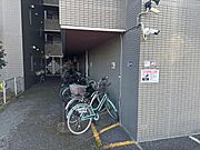 ■駐輪場は屋根付きなので雨から自転車を守ります