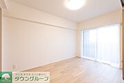 南西向き！陽当たり良好な約5.4帖洋室♪