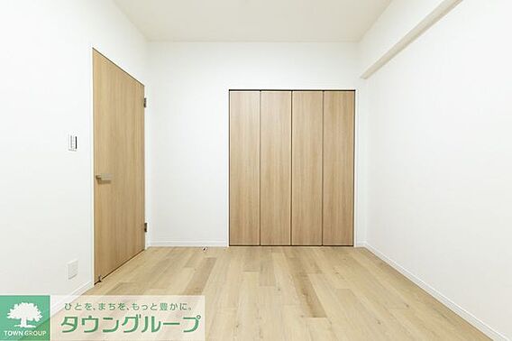 木の温もり感じ...