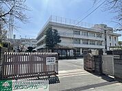 川口市立西中学校 中学校 260m