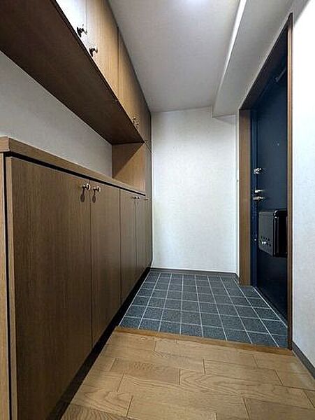 玄関を拡大表示