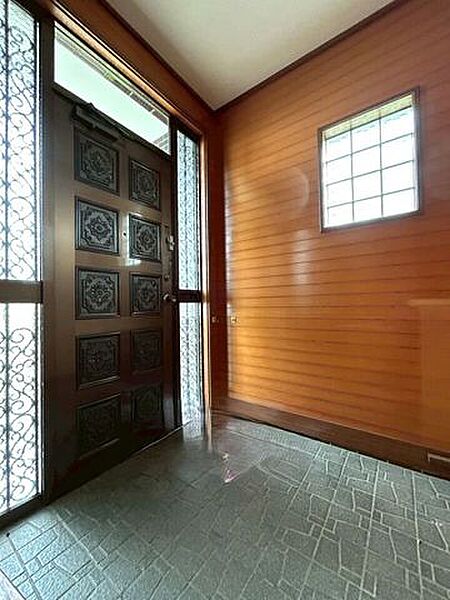 玄関を拡大表示