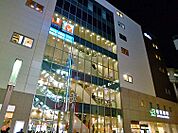 駅直結で雨の日も安心。 カフェタイムやお買い物にスムーズな動線。