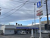 ローソン 中川馬手一丁目店 370m