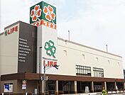 確かな品揃えで長く地域を支えるスーパーです。