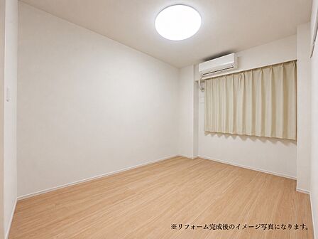真南を避けた寝室は、都会の夏の暑さも和らぎます。