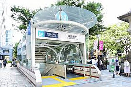 表参道駅徒歩5分の近さ。忙しい朝が助かる立地、暮らしにゆとりが生まれます