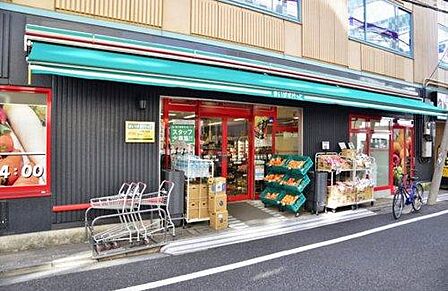 営業時間は8:00~23:00 都市生活にマッチした「ミニスーパー」も品揃えは十分です◎