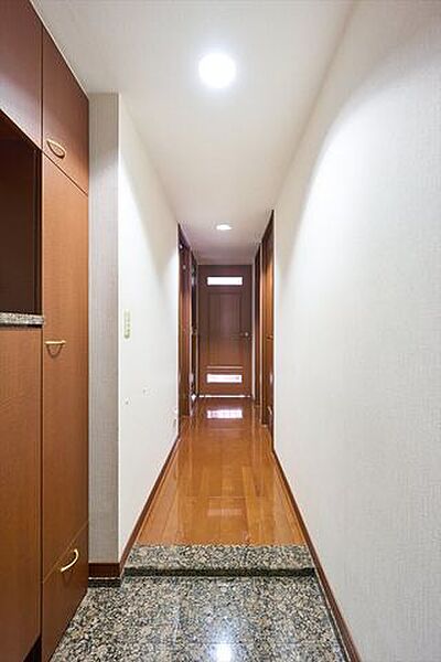 玄関を拡大表示