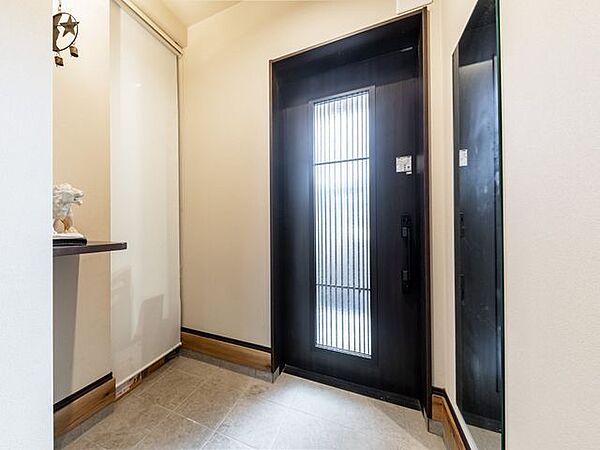 玄関を拡大表示