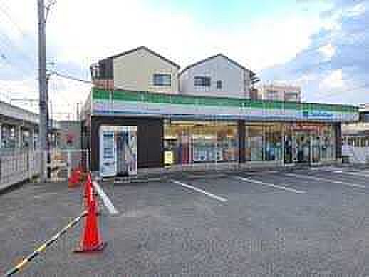 ファミリーマー...