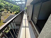 陽だまりが気持ちの良いバルコニー