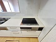 IHコンロも3口あり料理もしやすいですね♪