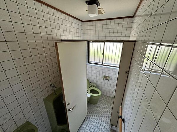 トイレを拡大表示